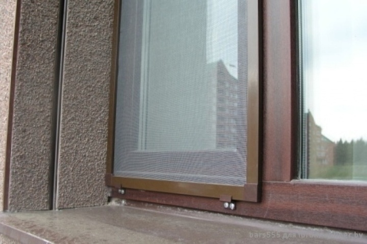 Антимоскитная сетка на окна и балконную дверь для защиты от комаров